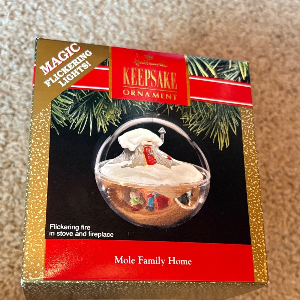 Hallmark Keepsake Ornament with Magic Flickering Lights